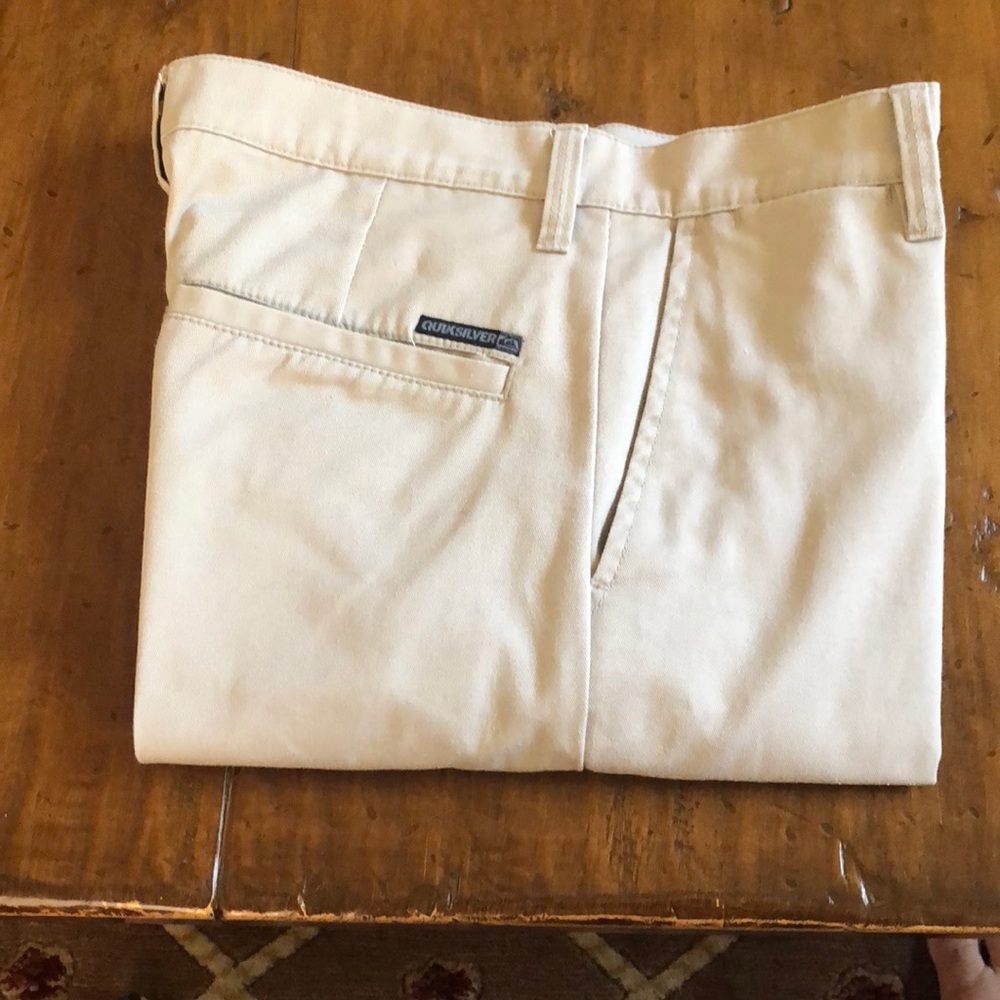 Boys khaki quick silver pants size 28. Great condi